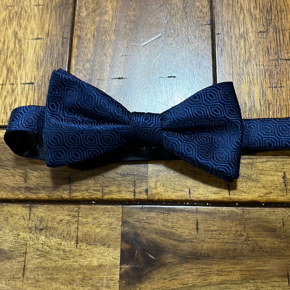 Stafford Navy Adjustable Bow Tie